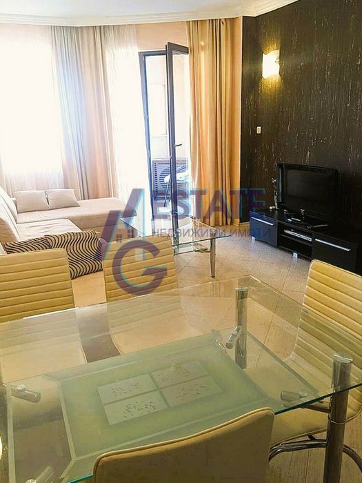 Двустаен апартамент на първа линия море в Царево