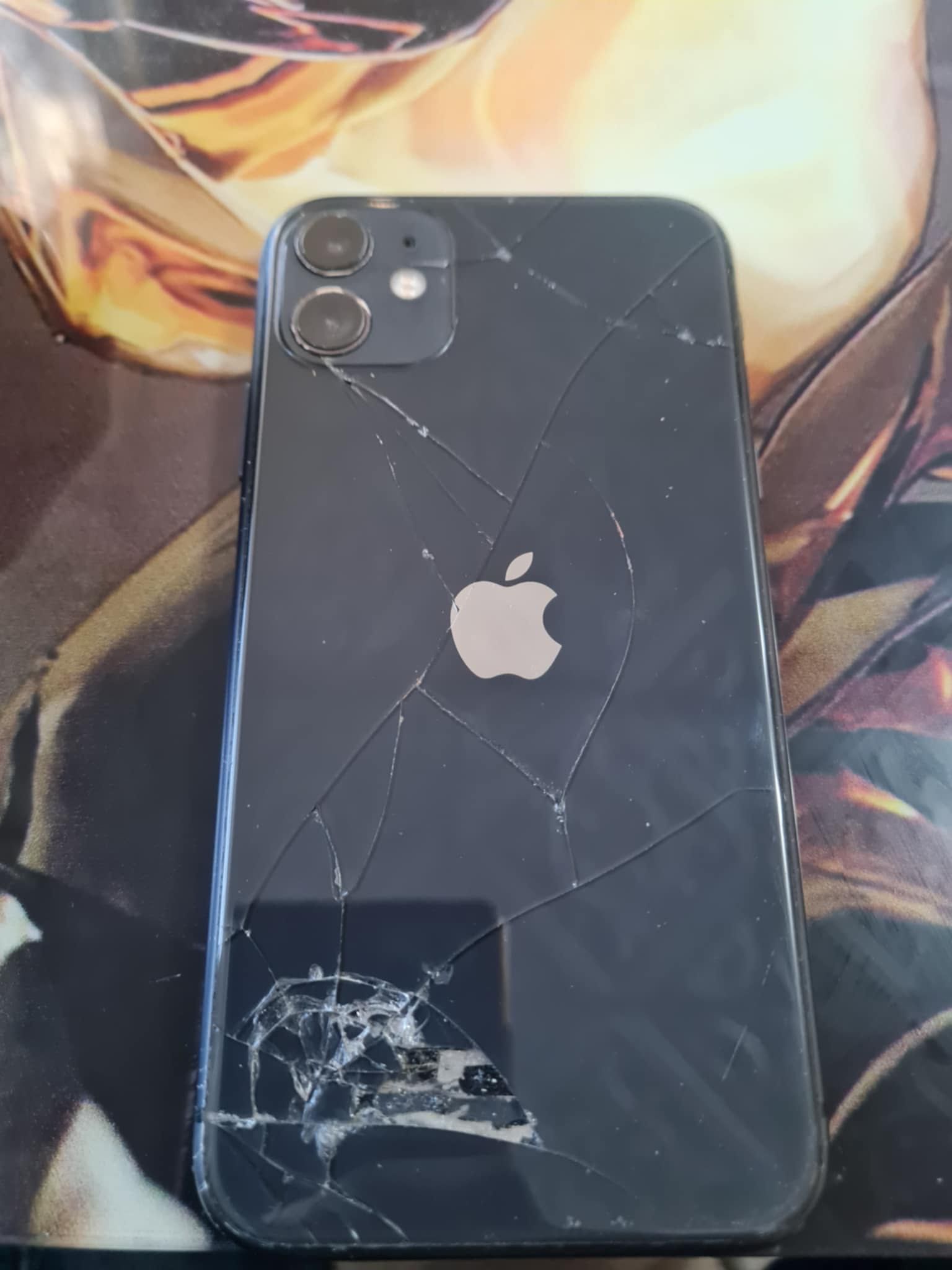 iPhone 11 64GB..