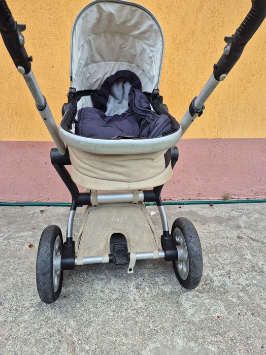 Vand carucior JOOLZ cu landou + accesorii.