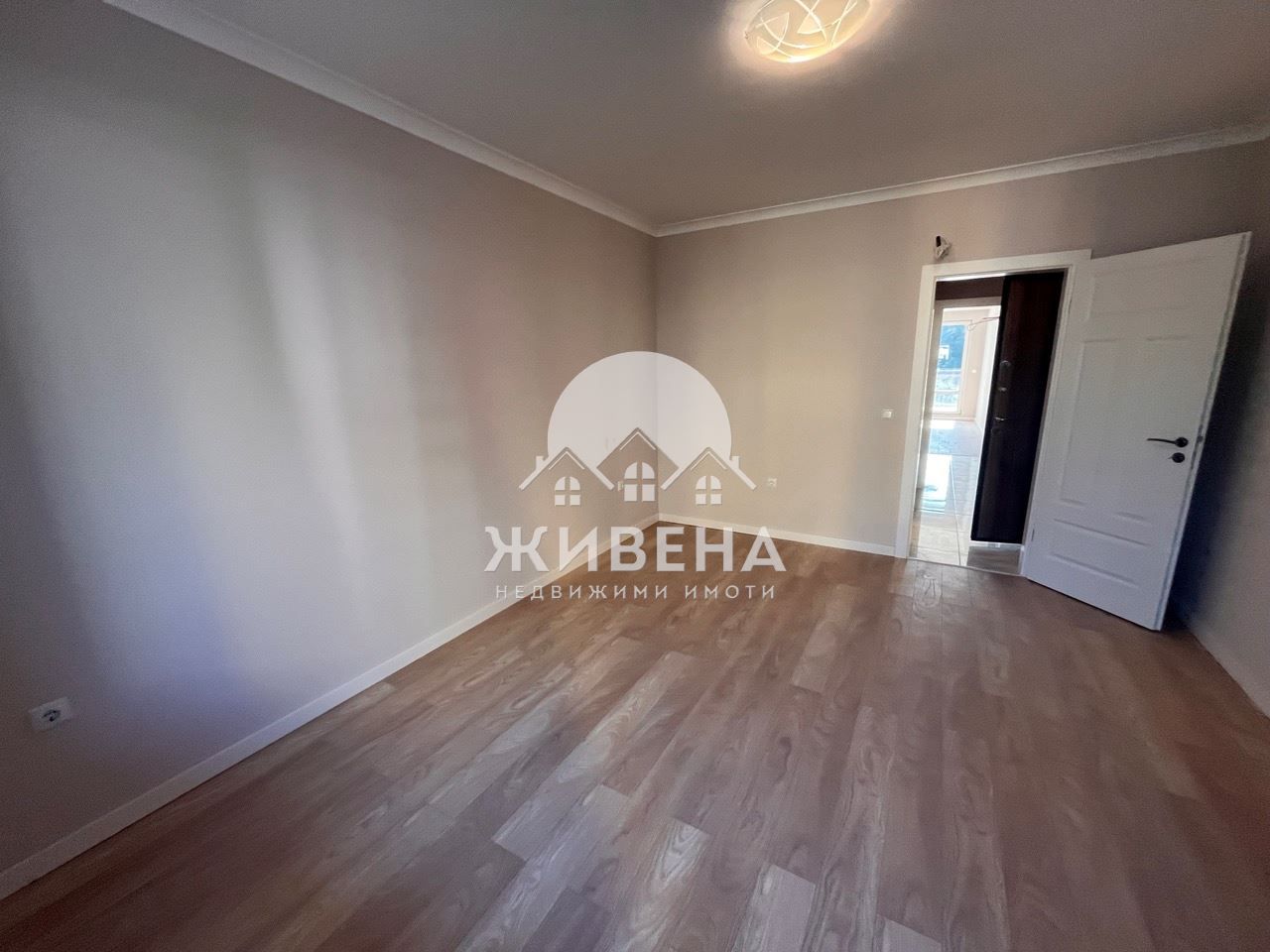 Продава се Двустаен апартамент в к.к. Св.Св. Константин и Елена - 78 кв.м за 2123 €/кв.м - Снимка #2