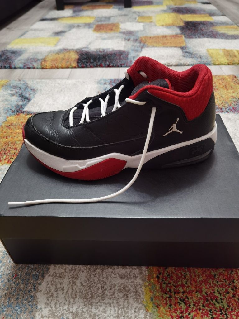 Nike Jordan MAX Aura 3