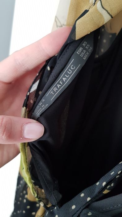 Rochie Zara inflorata si buline