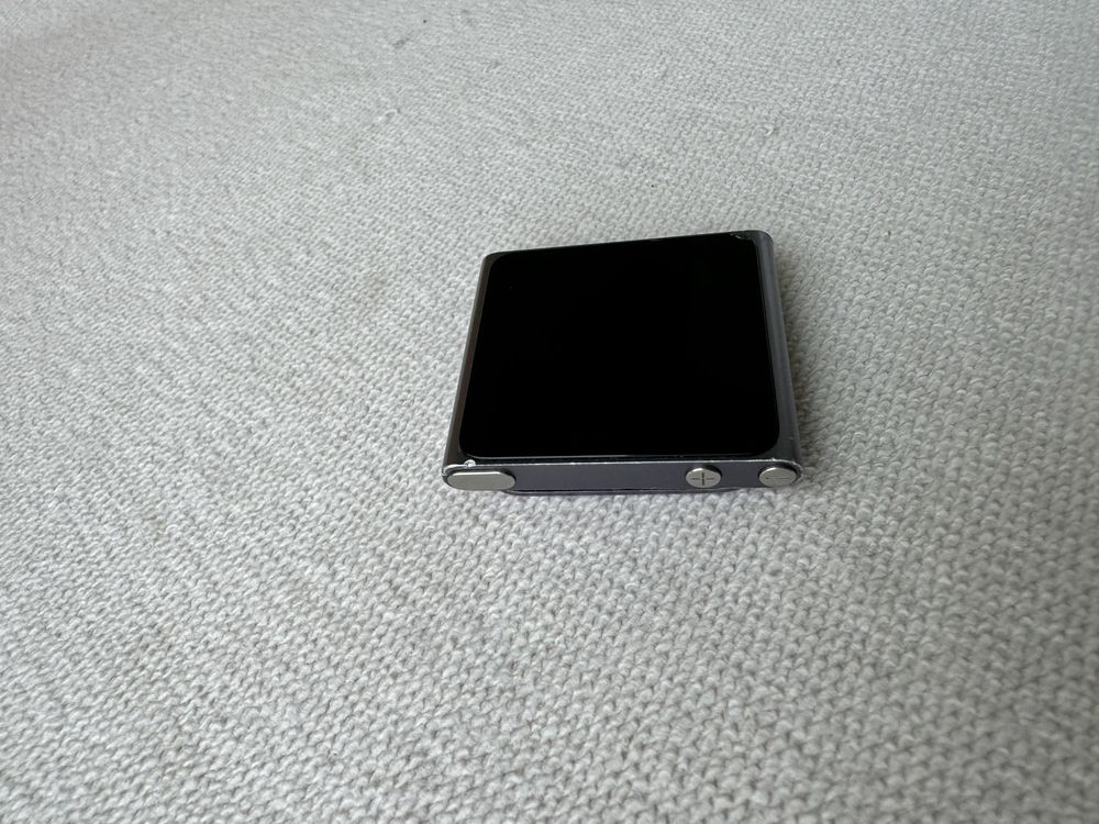 Айпод , iPod nano (6th generation) , 8GB