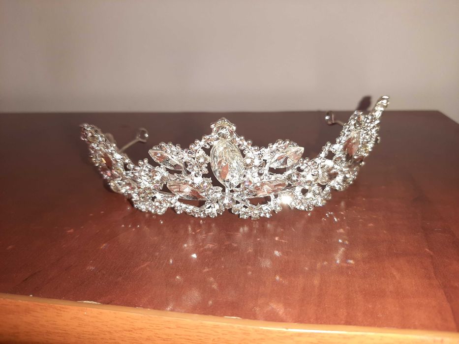 Vand coronita mireasa