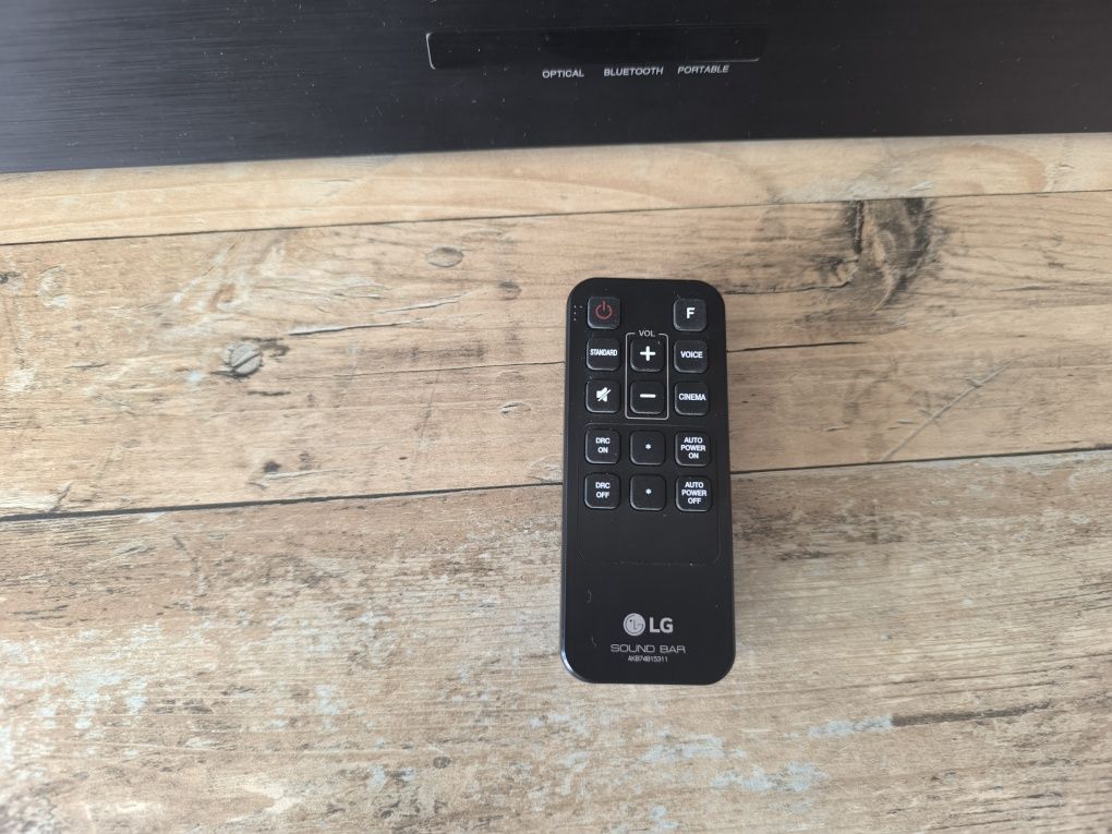 LG саундбар.Свърване с- блутуут,оптичен кабел,3.5 вход.