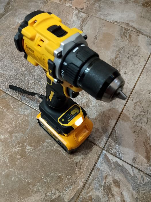 Autofiletanta Dewalt DCD 805 cu baterie de 6A