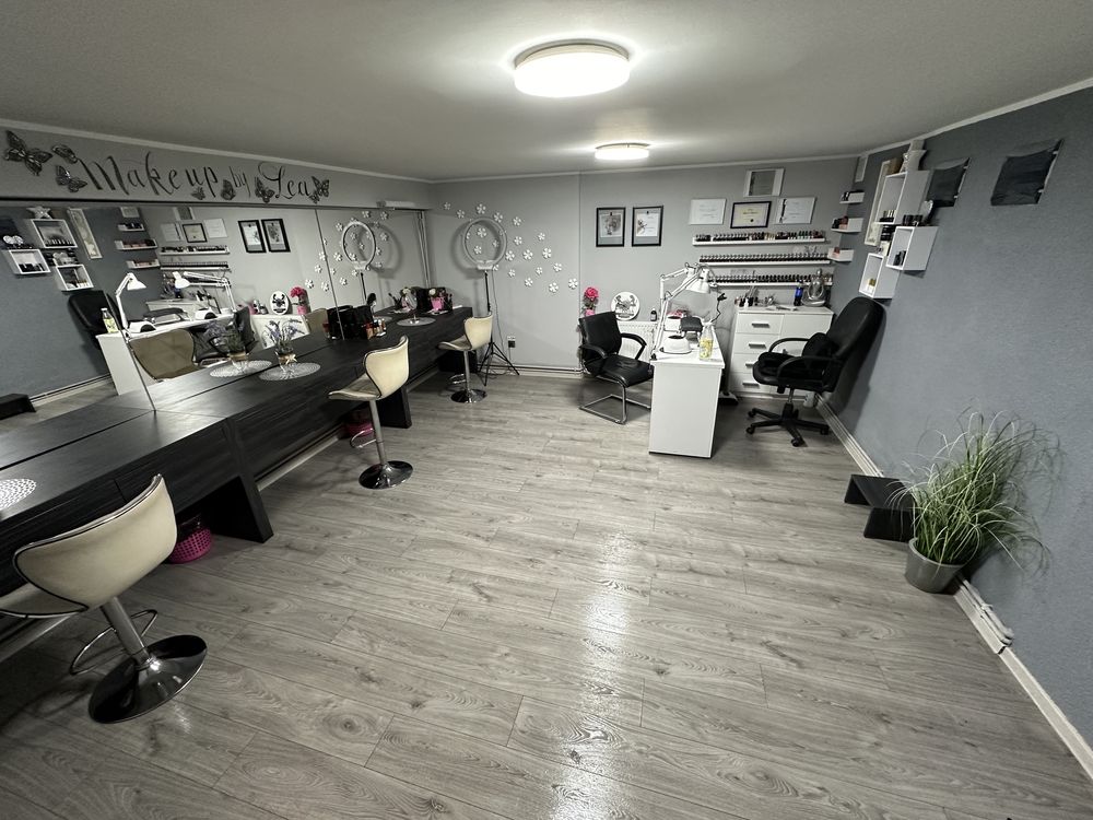 Salon din centrul Timisoarei inchiriem post de Coafura si Manichiura.
