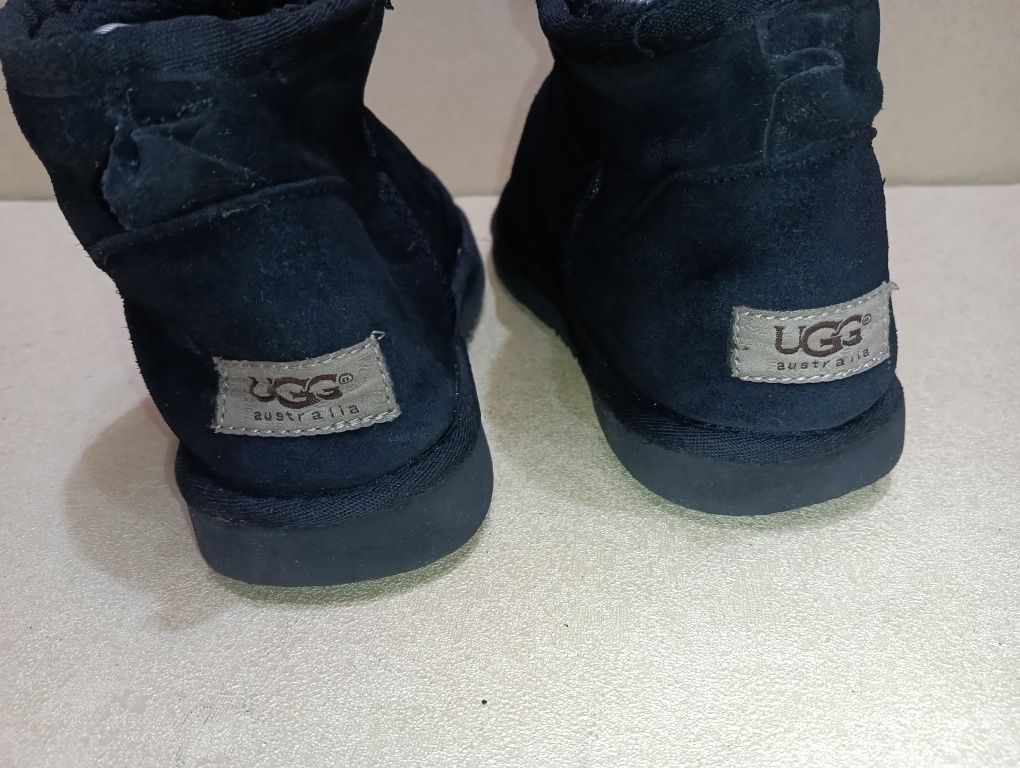 UGG кожени боти N40- 35 лв