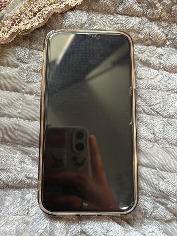 Продам айфон 11