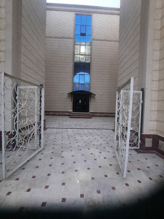 Tayyor domdan 3xonali kivartira sotiladi hamma jixozlari bilan