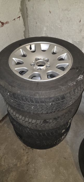 Джанти с гуми свалени от БМВ Е38
