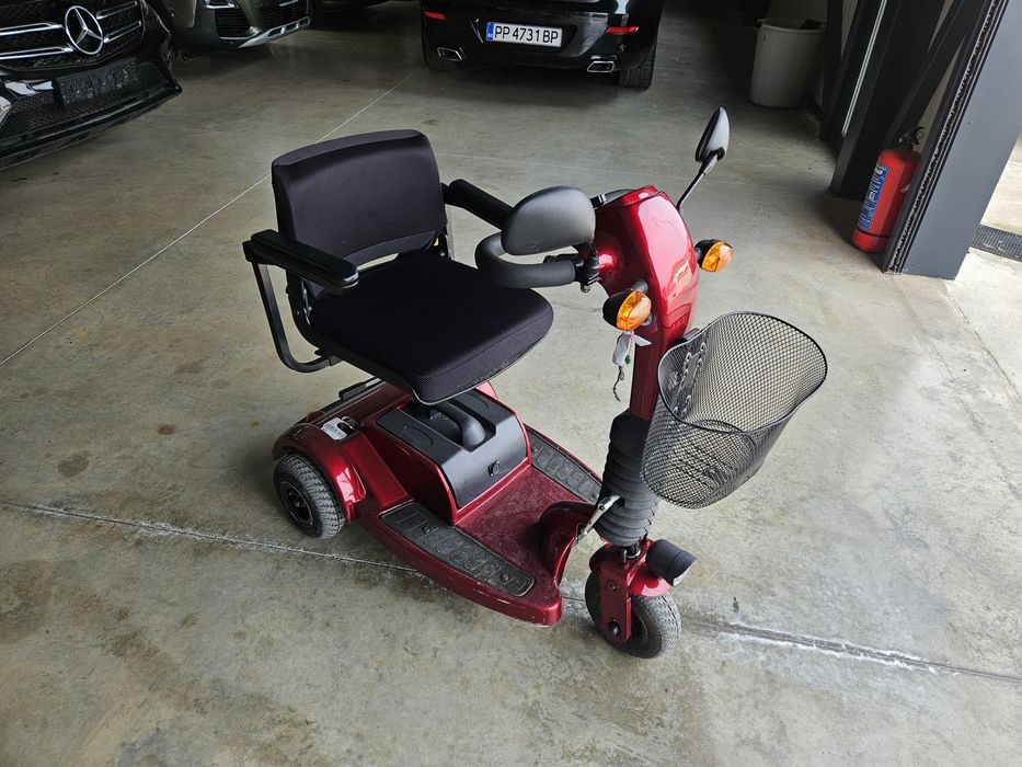 Електрическа инвалидна триколка