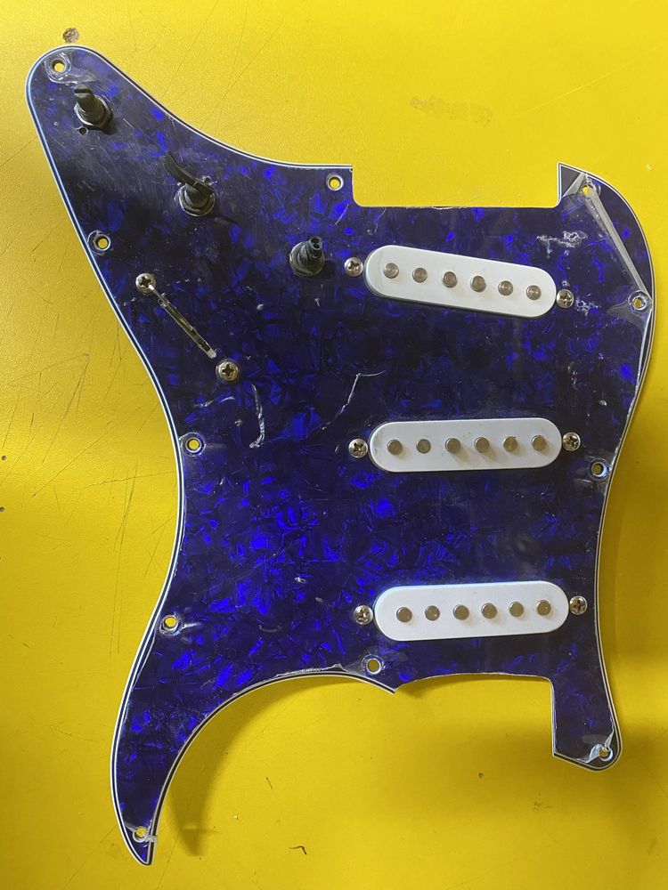 Vand pickguard chitara