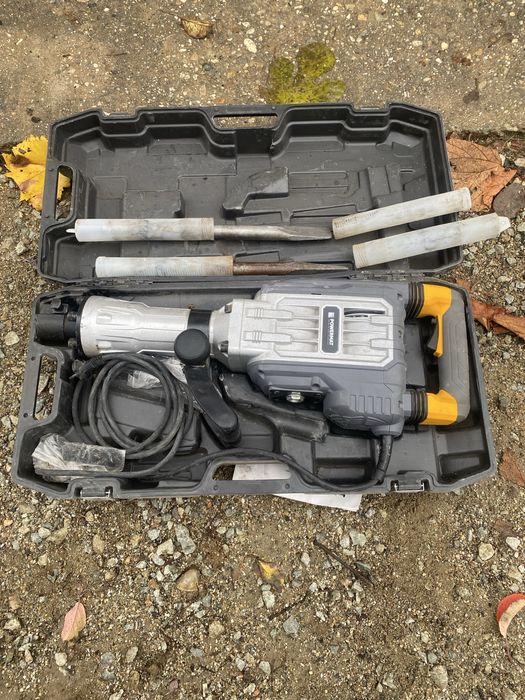 Inchiriere spargator lemne si picamer