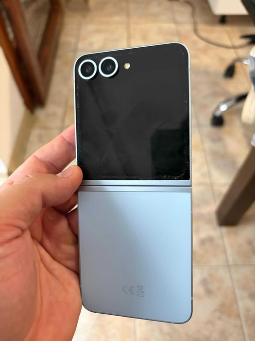 Samsung Galaxy Z Flip 6 512GB.