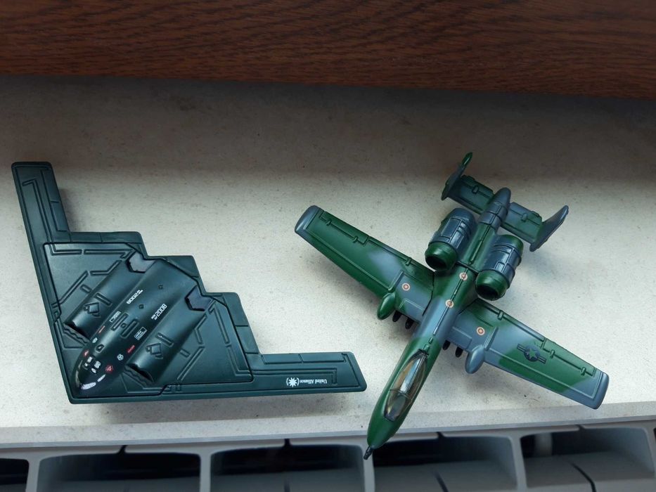 Matchbox MIL MI-24 HIND-D Helikopter , F - 18 Hornet, B 2 Stealth,