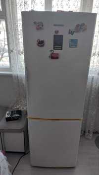 Холодильник с нижней морозильной камерой No Frost - Samsung