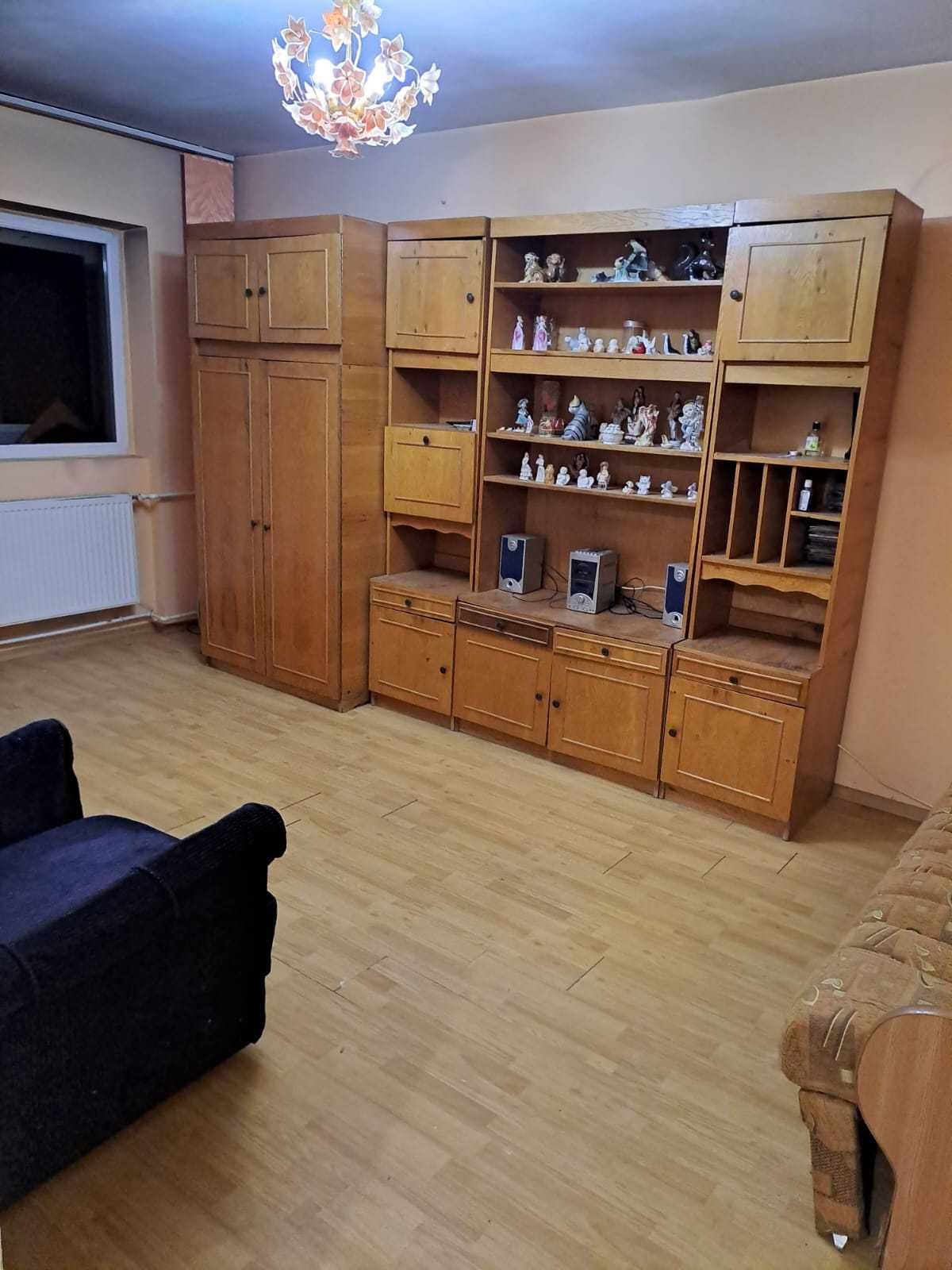 Apartament de vanzare -Bariera Bucuresti ,2 camere , etaj 8/8