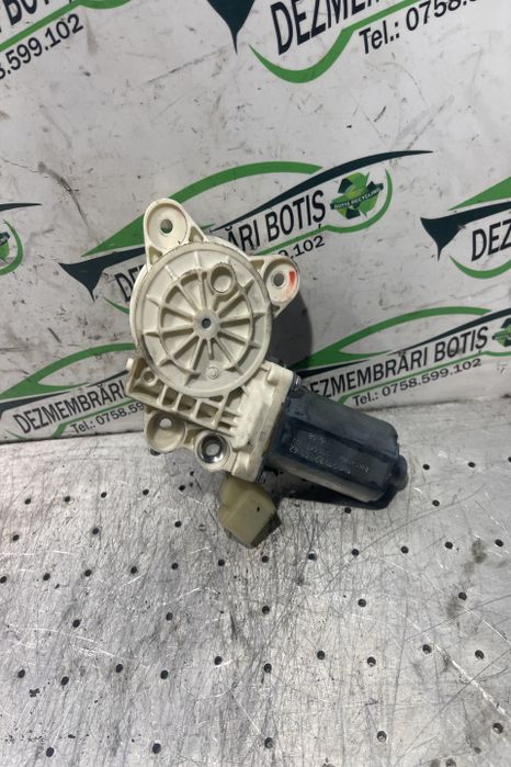 Motoras macara geam spate stanga A 219 820 05 42 Mercedes-Benz CLS-Cl