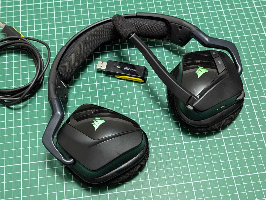 Vand casti gaming true wireless Corsair Void ELITE surround 7.1 carbon