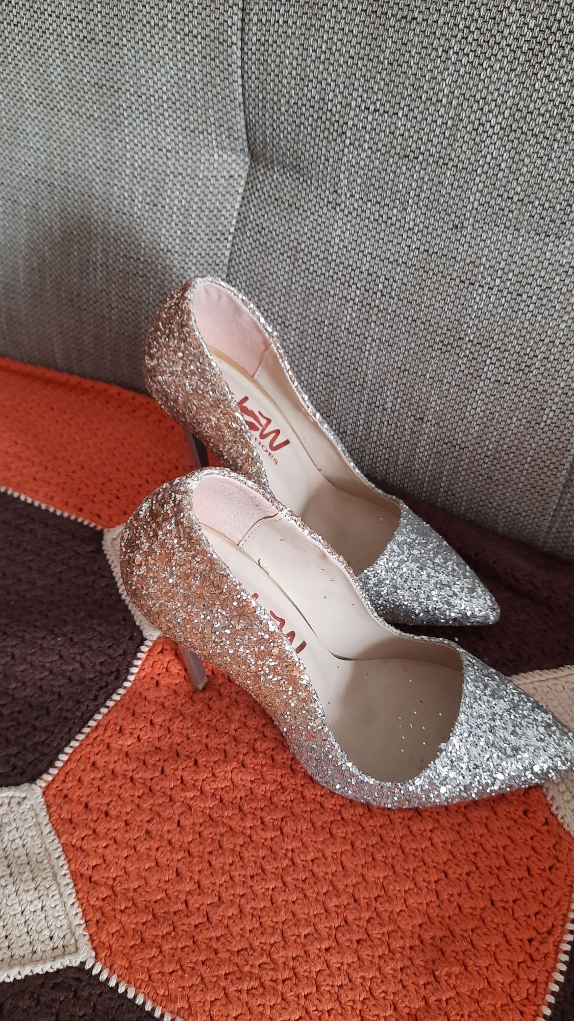 Pantofi stiletto nr 37