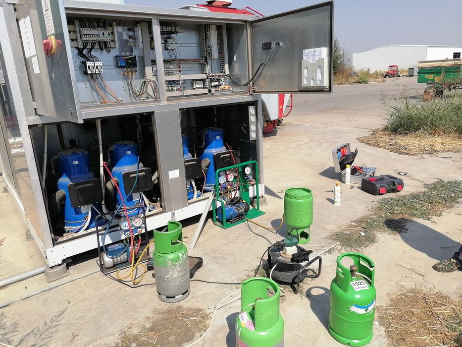 Reparații camere frigorifice, tankuri lapte, freon utilaje agricole