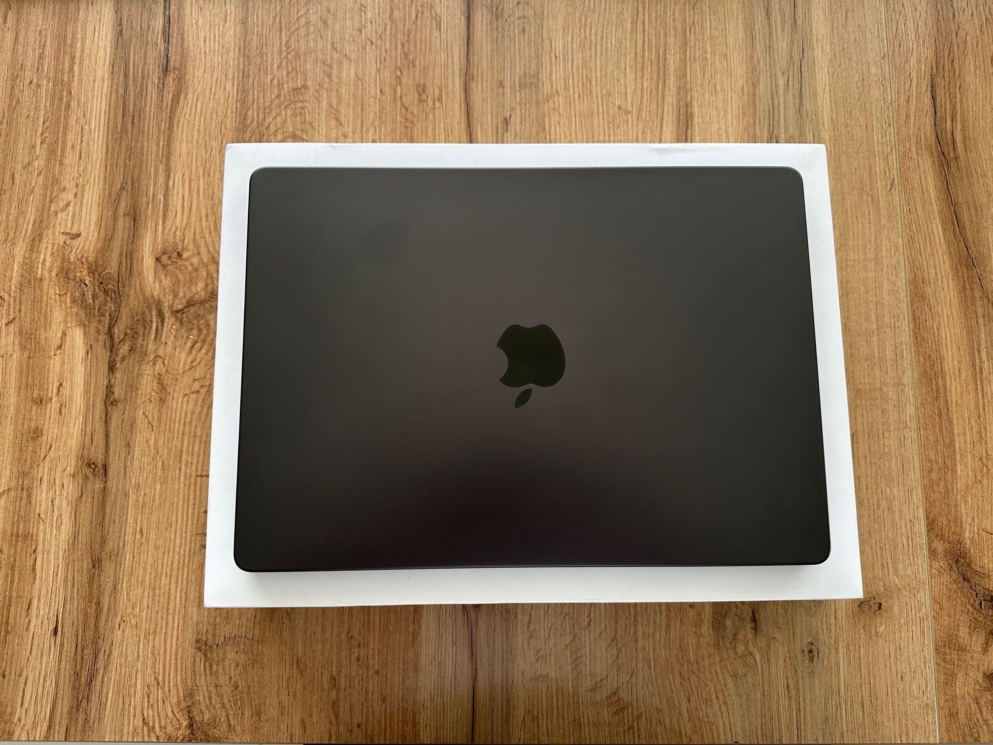 MacBook Pro 14" M4 PRO Chip 12-CPU/16-GPU/48RAM/512SSD В ГАРАНЦИЯ