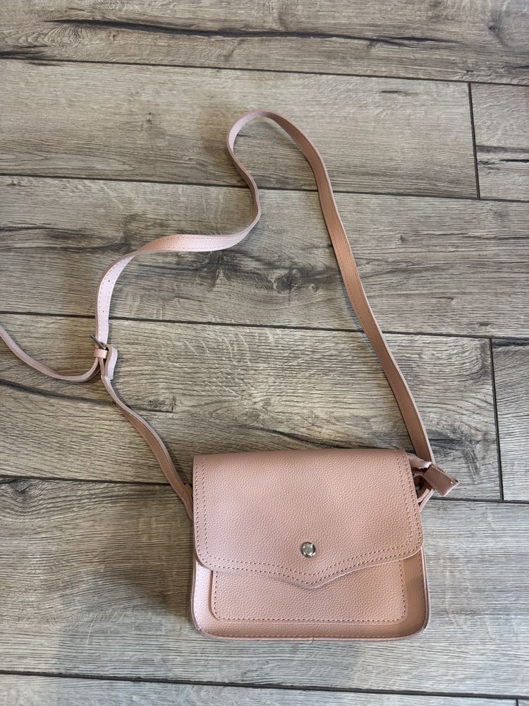 Продаю розовую сумочку из Miniso