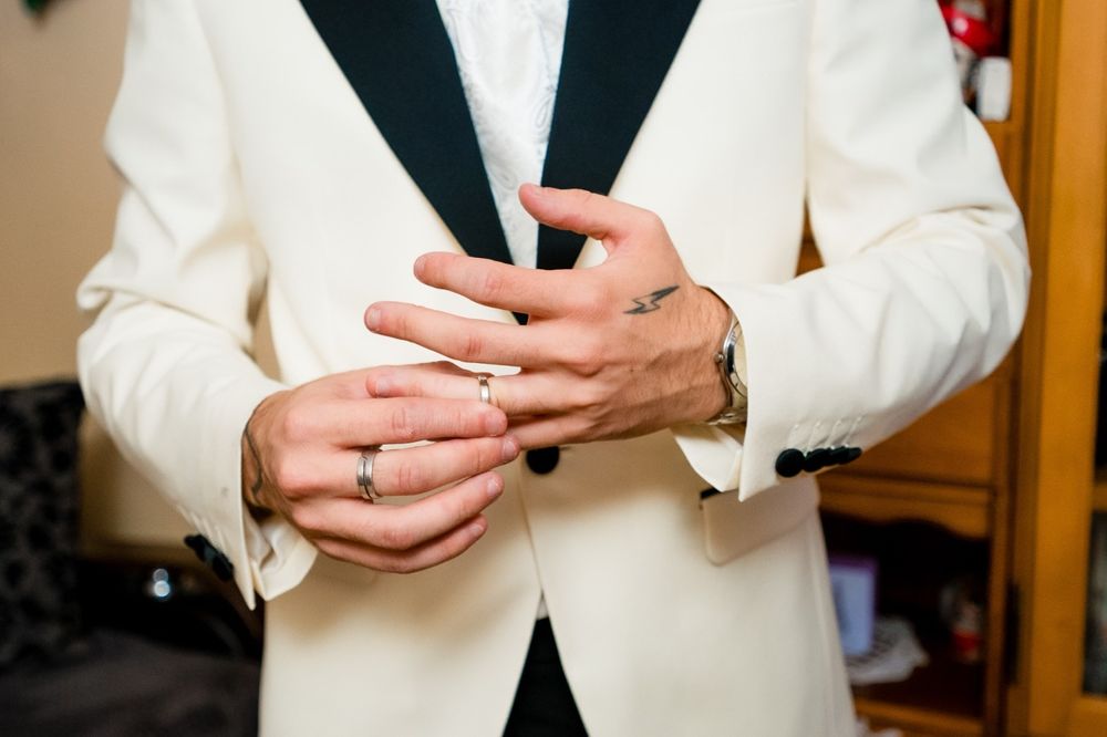 Vand Smoking Ivory / crem de eveniment special sau Mire!