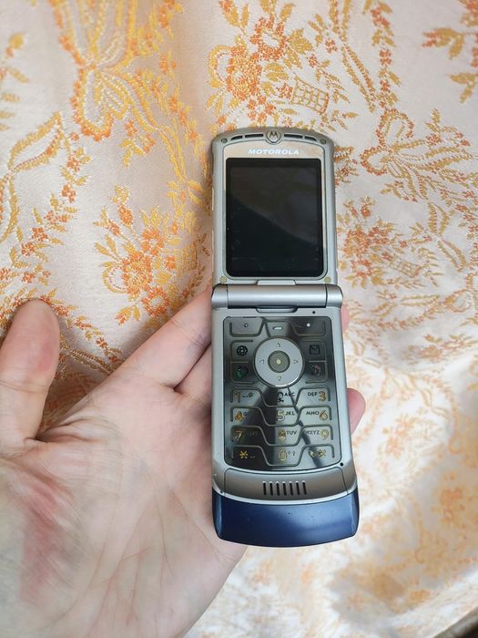 Motorola RAZR V3  ( decodat)