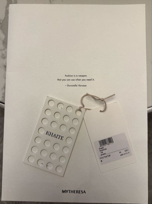 Топло зимно яке,непромокаема материя,закупено от Mitheresa,с фактура