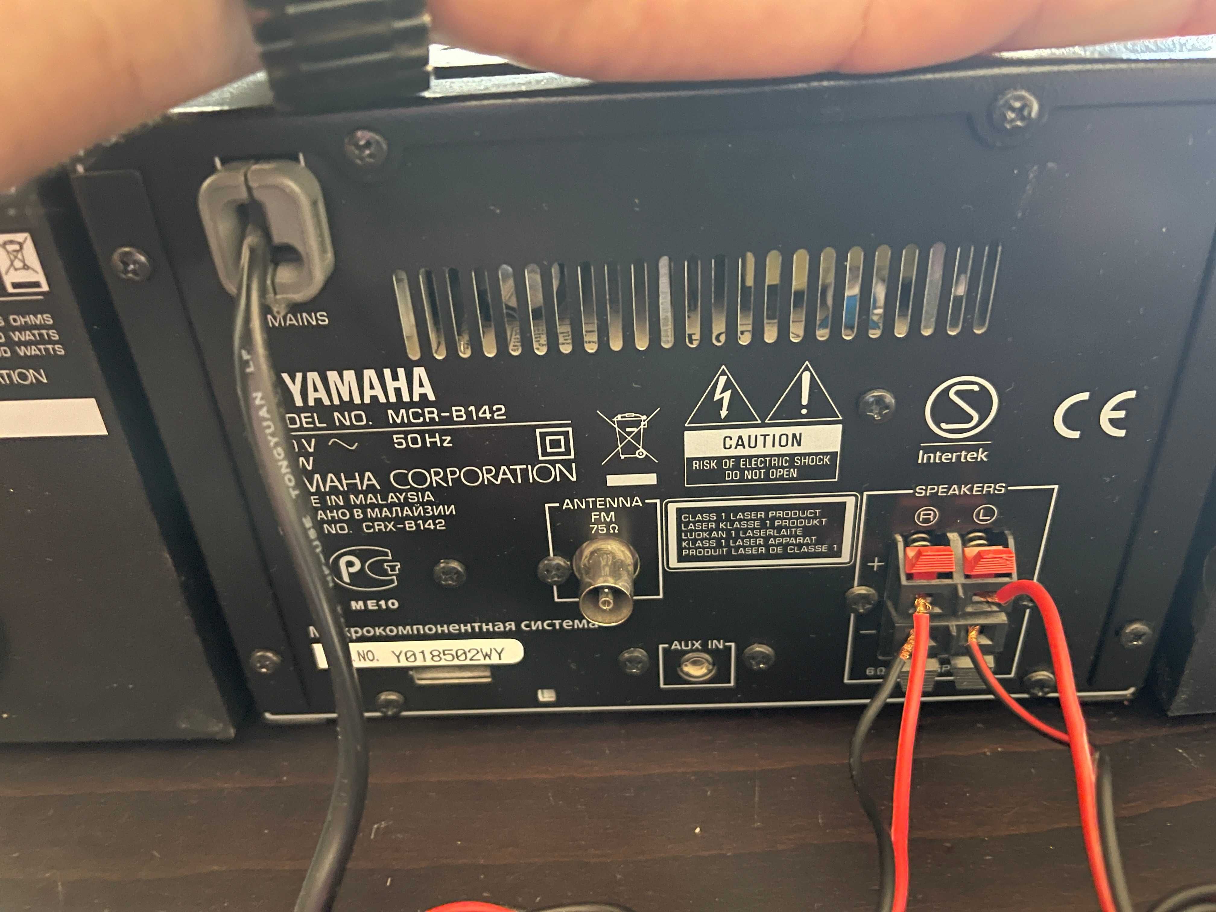 YAMAHA MCR-B142 micro система CD колони дистанционно MP3 USB Bluetooth
