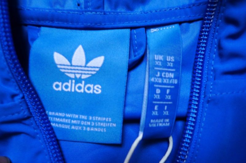 Geaca adidas Originals NOU waterproof windstopper marime L - XL