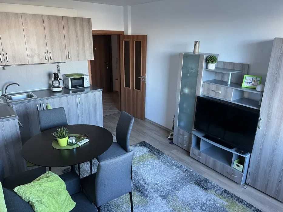 Дава се под наем Двустаен апартамент в Бургас, Възраждане - 55 кв.м за 400 € - Снимка #1