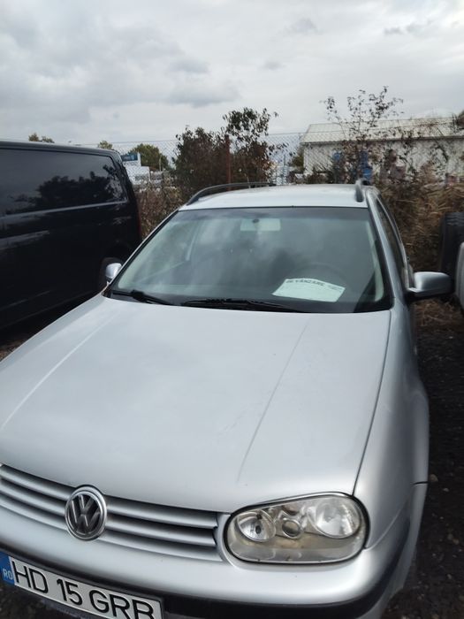 Vând golf 1 6 benzina și gpl an 2002