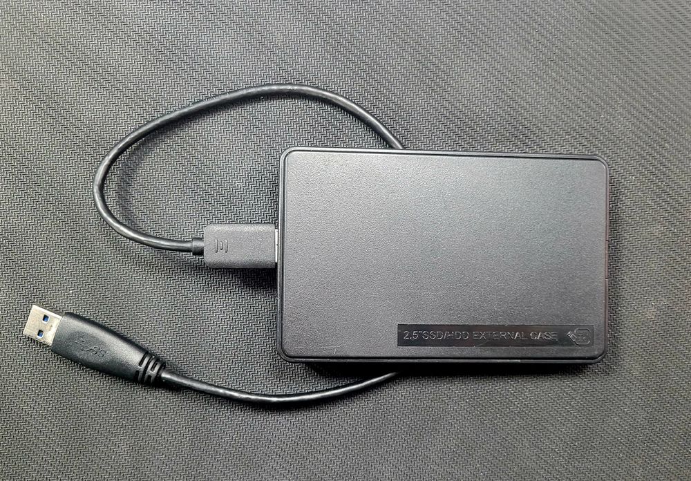 Продаю два внешних жёстких диска в отличном состоянии.