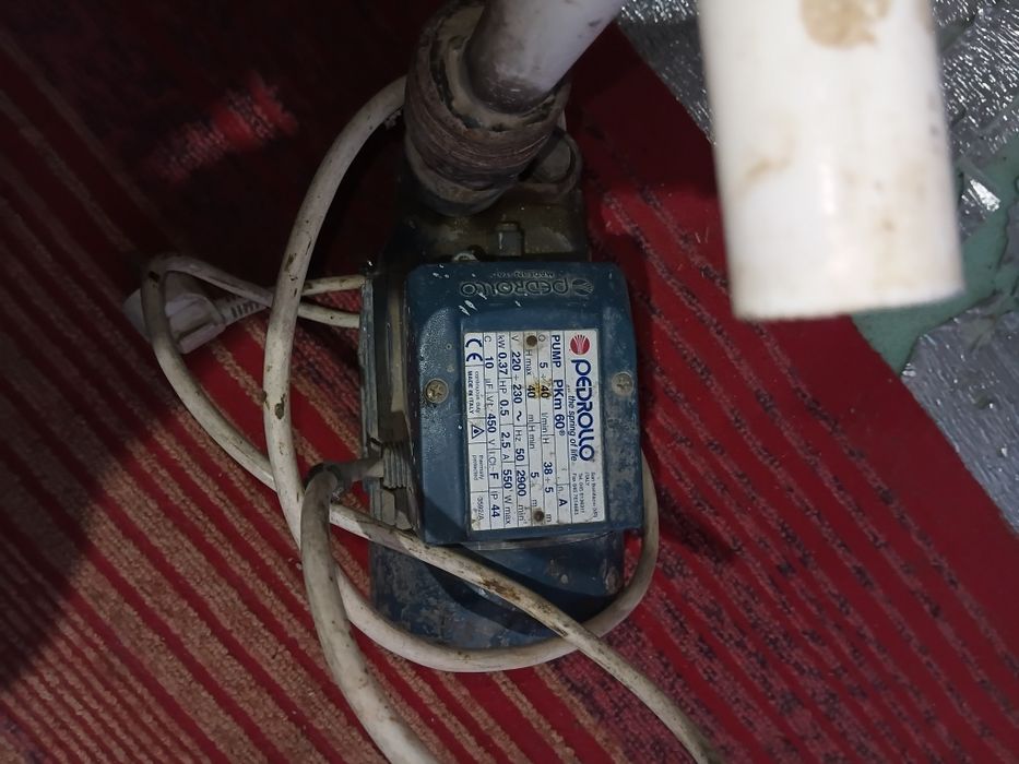 Прадаётса Водиной насос