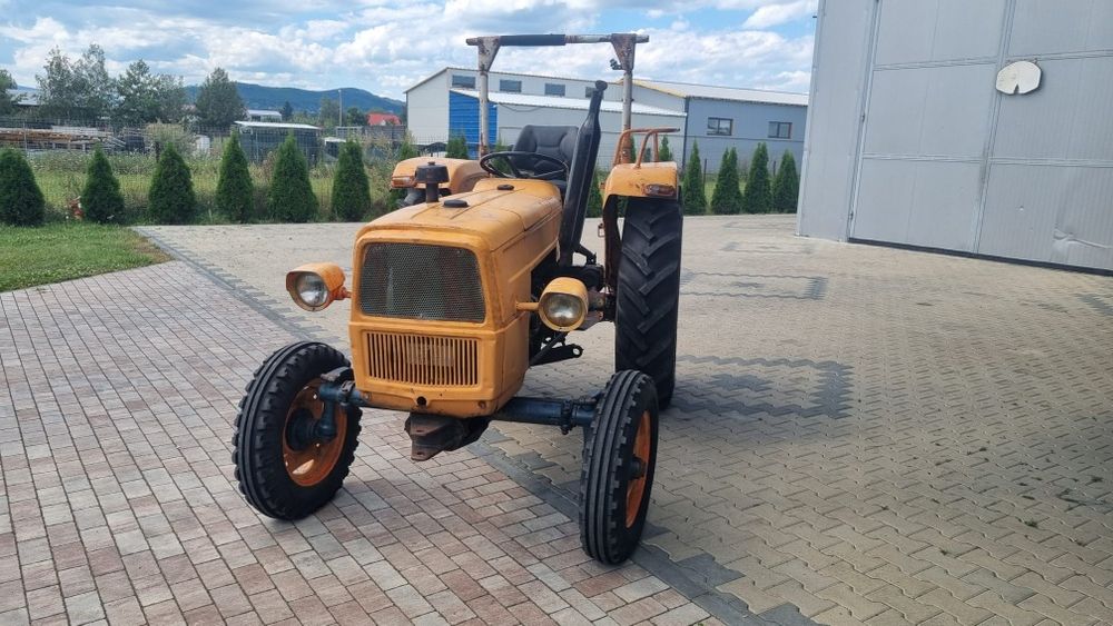 Vând tractor FIAT415 motor in 4 cilindri