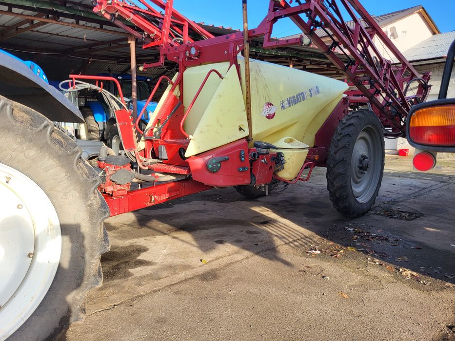 Tractor T6125S +Hardi Navigator 3000