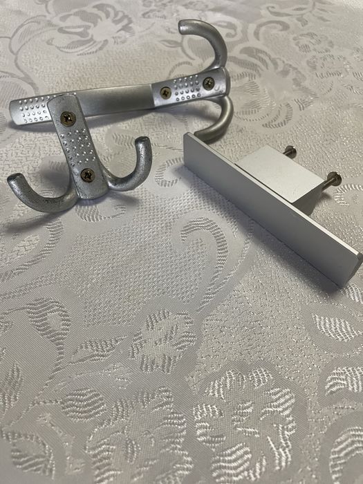 Vand manere de usa ci agatori cuier cromate