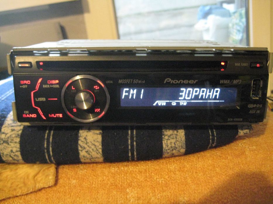 Продавам Pioneer DEH-4000UB 50WХ4