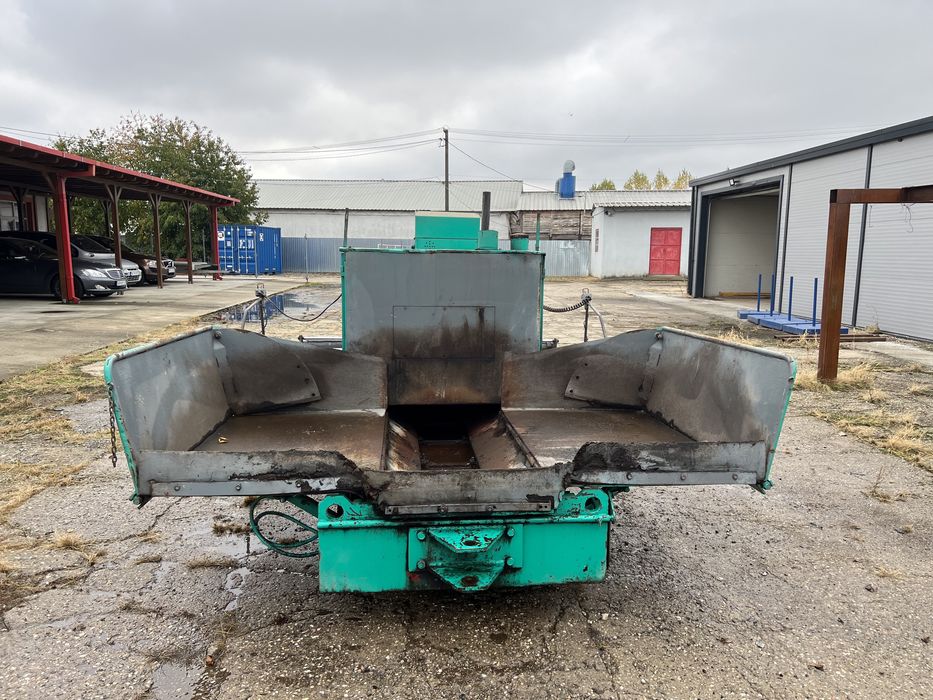 Masina de turnat asfalt