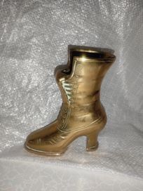 Уникална бронзова обувка