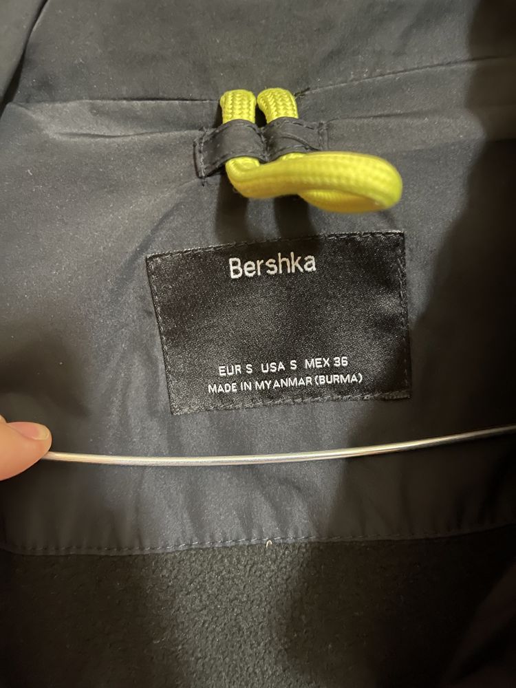 geacă de iarnă Bershka