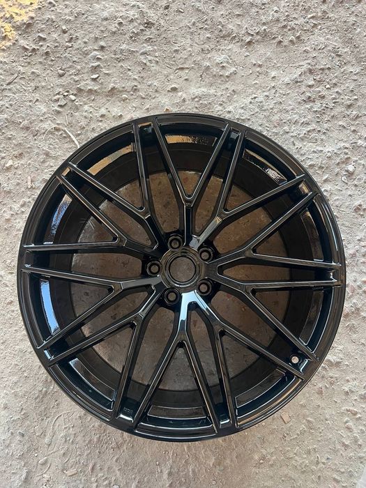 Audi модель R21 диски