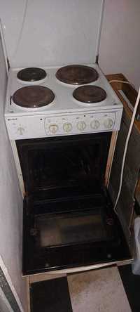 Готварска печка с фурна на ток