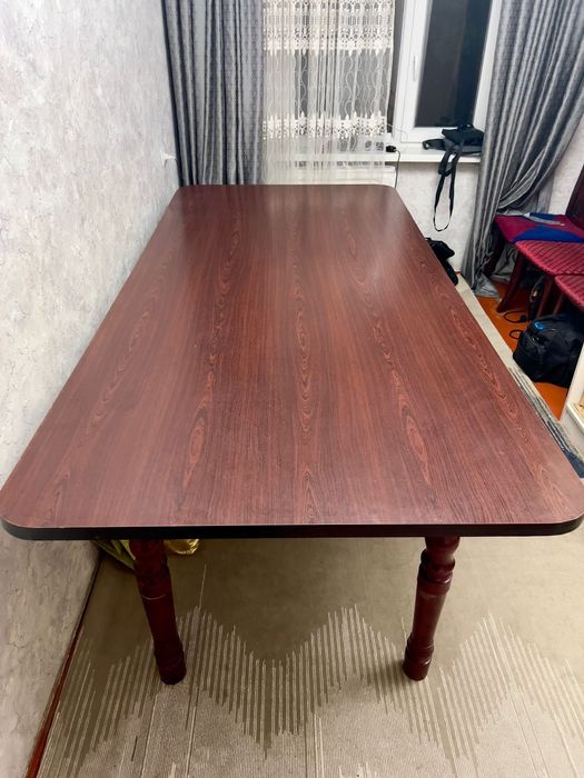 Стол со стульями