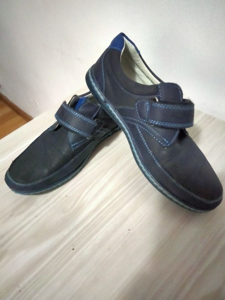 Schimb pantofi baiat 34