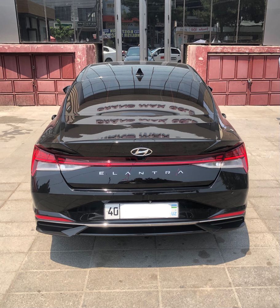 Hyundai Elantra comfort plyus Sotiladi