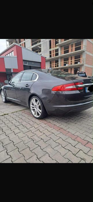 Vând Jaguar Xf facelift , an fabricație 2013 , cutie automată.